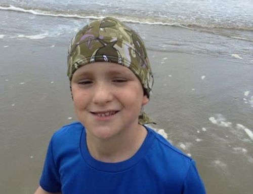 Best Swim Hats for Kids That Actually Stay On (UPF 50+ Picks)